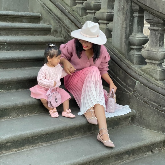 Meet your Posher, Nimzy - Picture 2 of 3